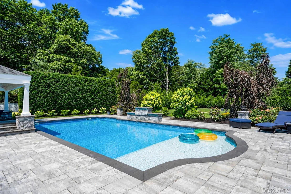 Photo of 299 Patchogue Yaphank Road