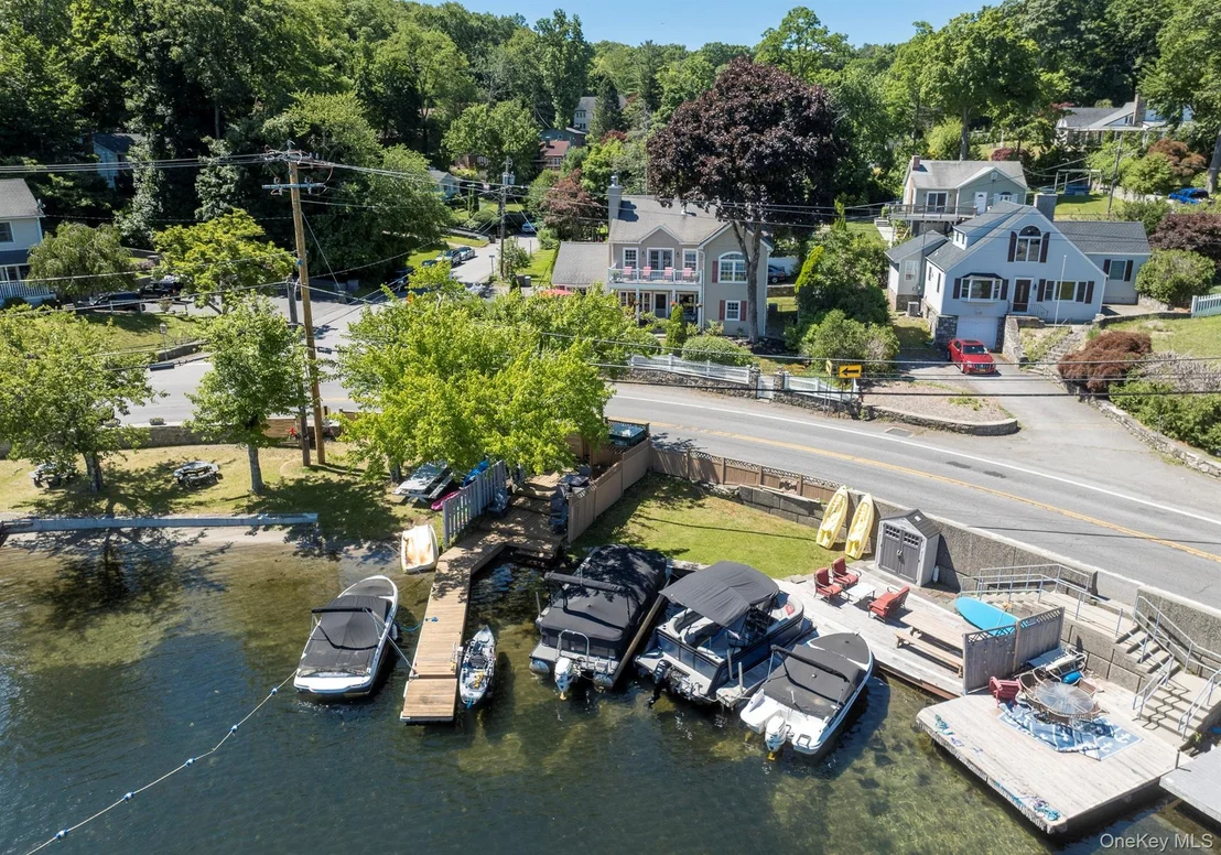 Photo of 1 Colonial Drive