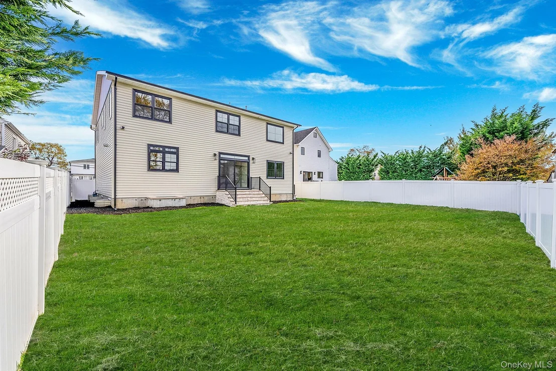 Photo of 2542 Lefferts Place