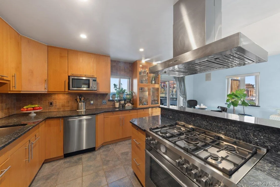Photo of 902 Dean Avenue