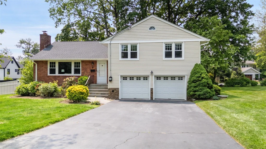 Photo of 8 Elm Hill Drive