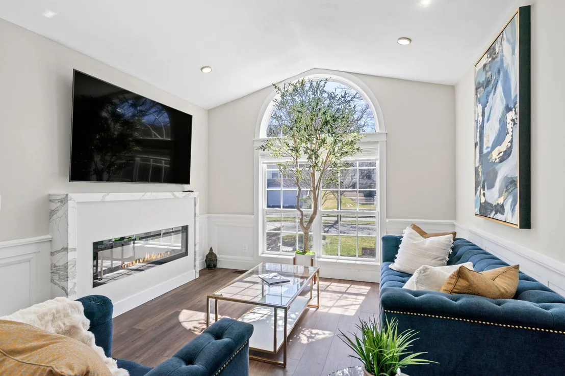 Photo of 9 Hamlet Drive