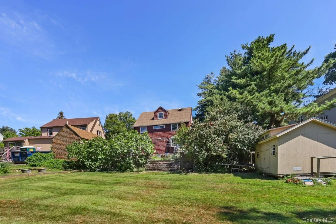 Photo of 889 James Street