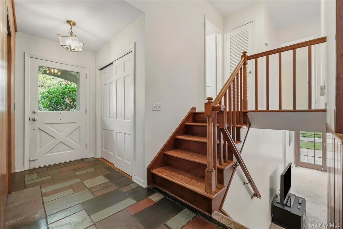 Photo of 10 Oak Bend Road