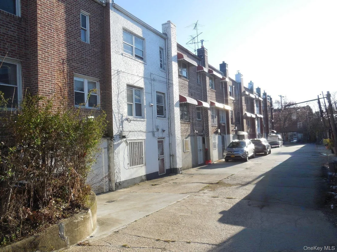 Photo of 1183 Grenada Place