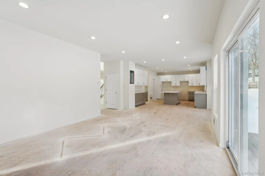 Photo of 14 Vargas (AKA 70 Jessup Ln) Circle