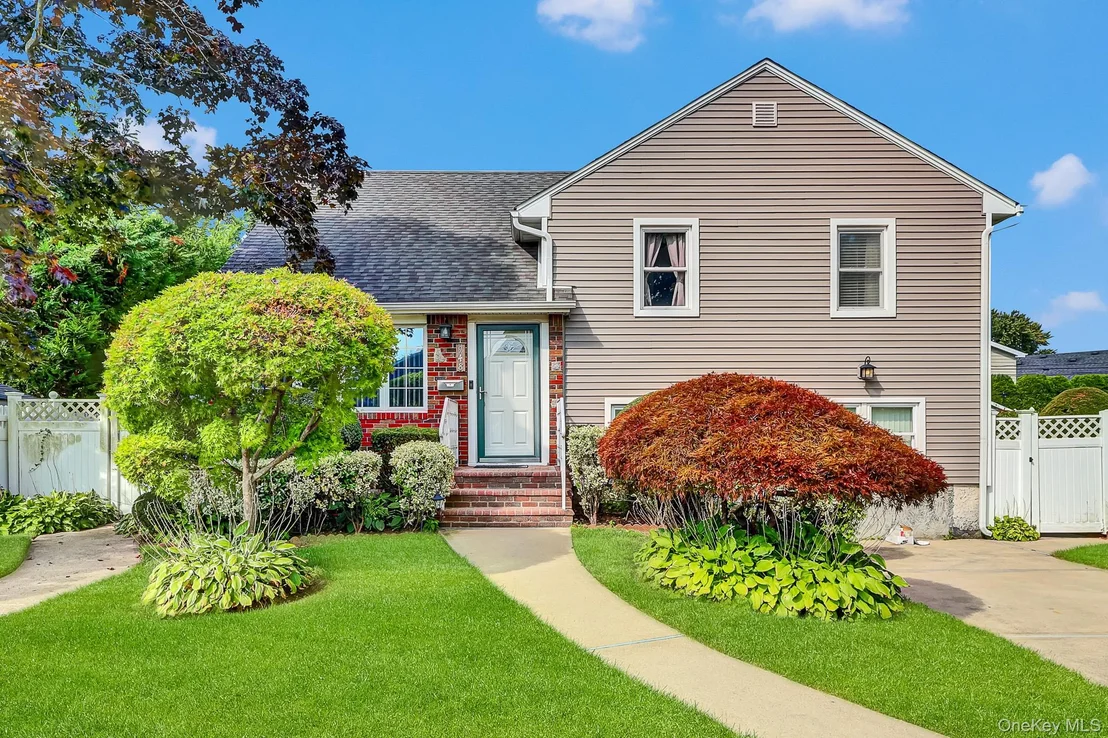 Photo of 948 Simon Place