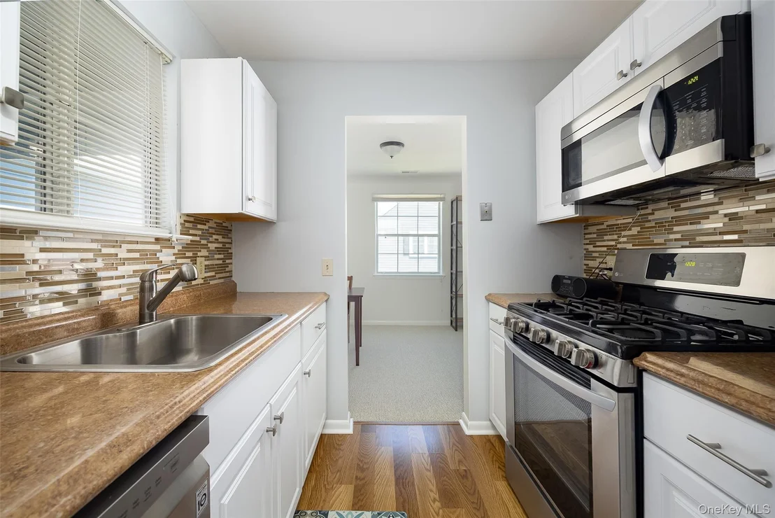 Photo of Unit G at 302 Commons Way