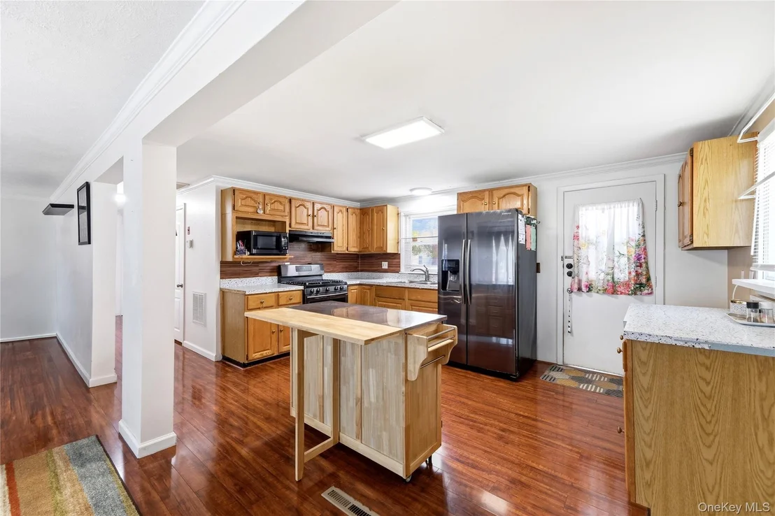 Photo of 211 Hampton Avenue