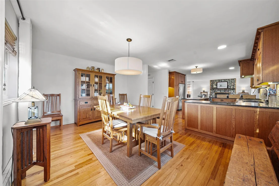 Photo of 730 Sebastians Cove