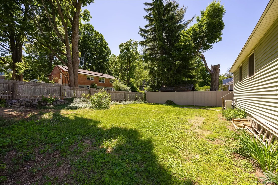 Photo of 22 Howland Avenue
