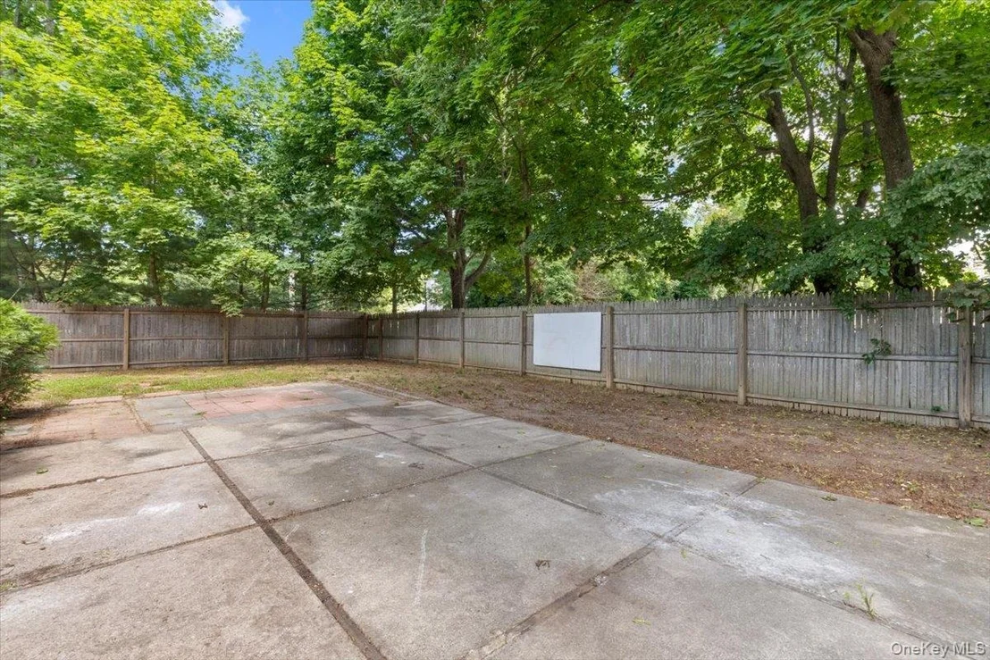 Photo of 685 Horseblock Road