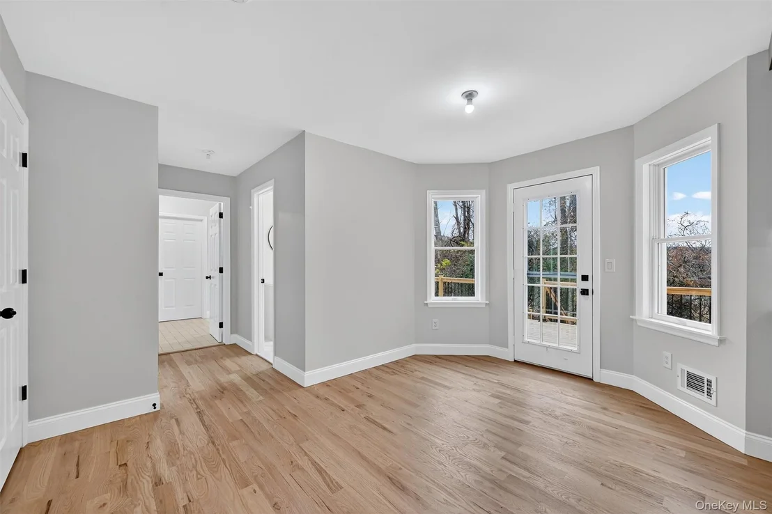 Photo of 33 Crystal Farm Road