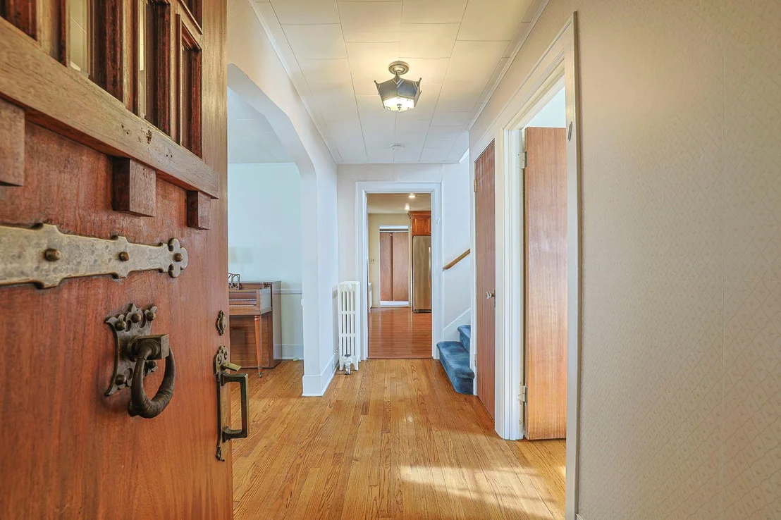 Photo of 7 Commonwealth Avenue