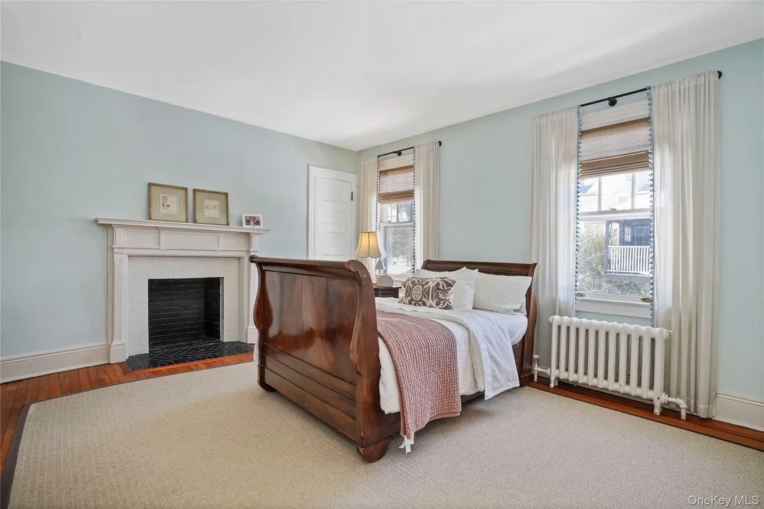 Photo of 534 Pelham Manor Road
