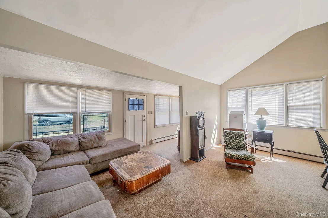 Photo of 2 Roberts Avenue