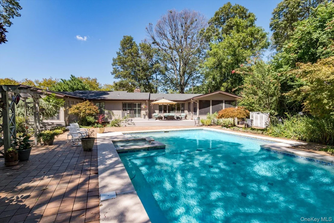 Photo of 17 Treeview Drive