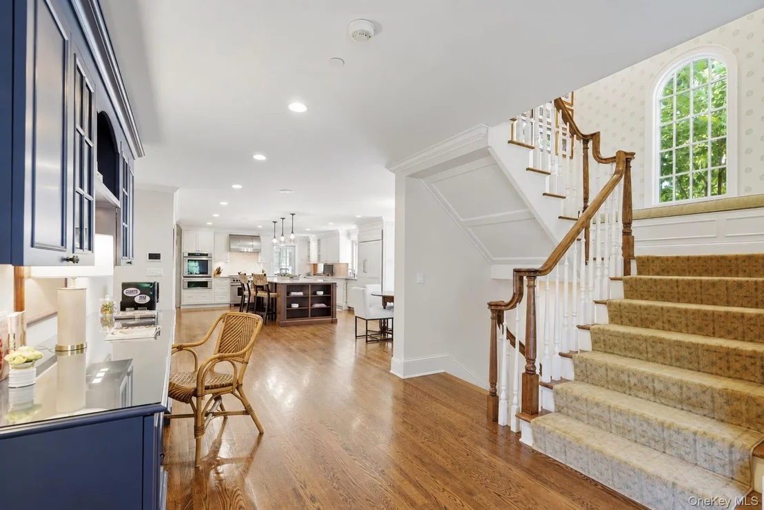 Photo of 81 Park Drive N