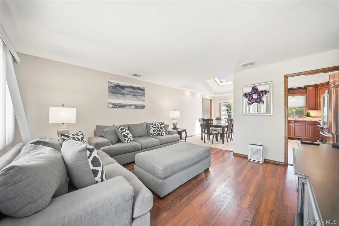 Photo of 23 Selden Boulevard
