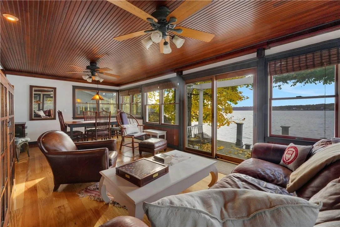 Photo of 323 Lakeside Road