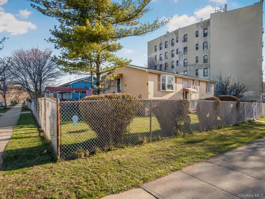 Photo of 1510 Boston Road