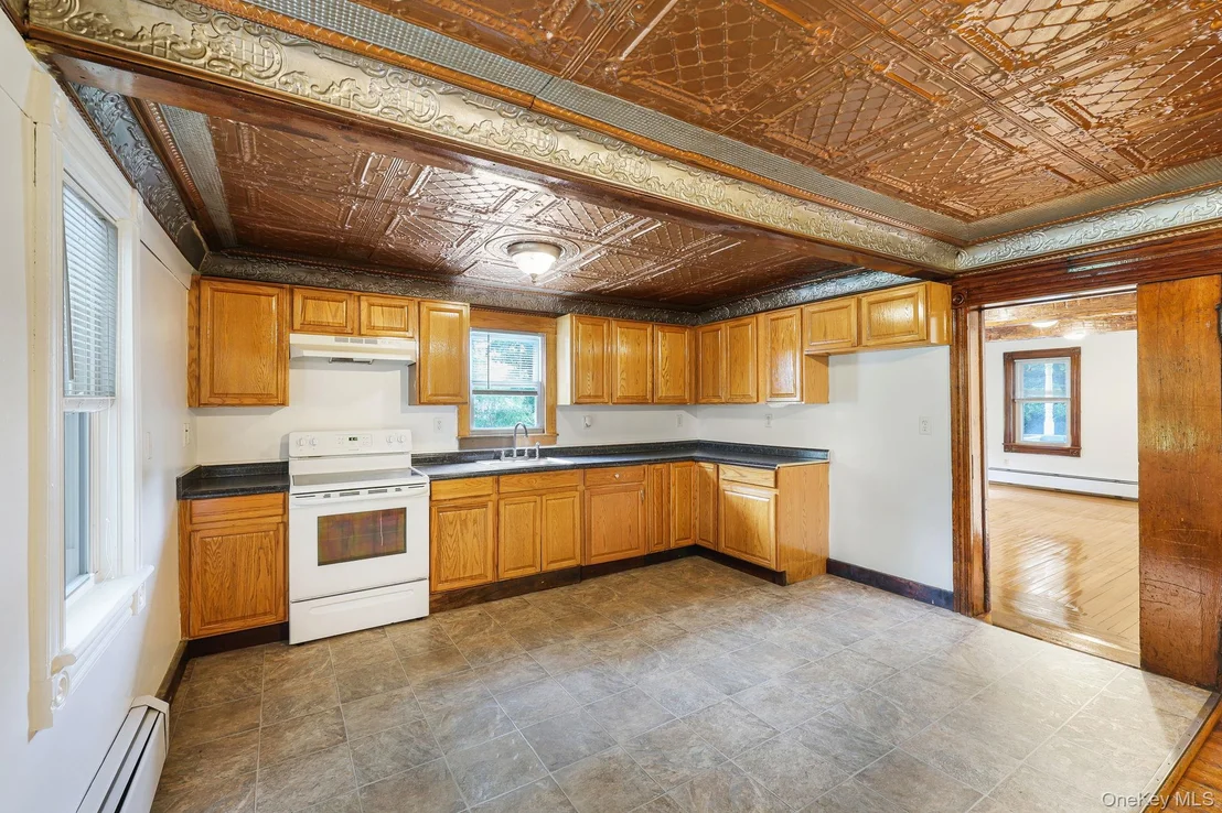 Photo of 708 Burlingham Road