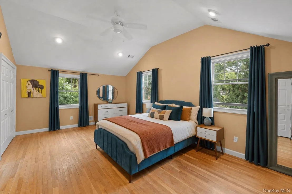 Photo of 18 Walnut Avenue