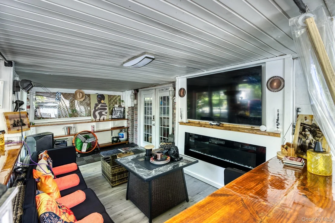 Photo of 64 Crestwood Boulevard