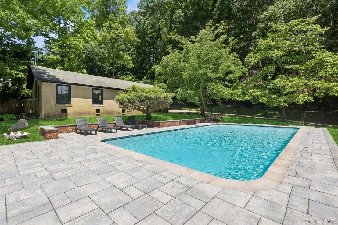 Photo of 15 Lloyd Harbor Road