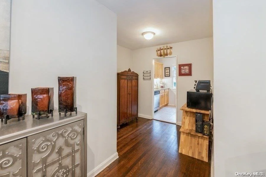 Photo of Unit LOWER at 78-27A Cloverdale Boulevard