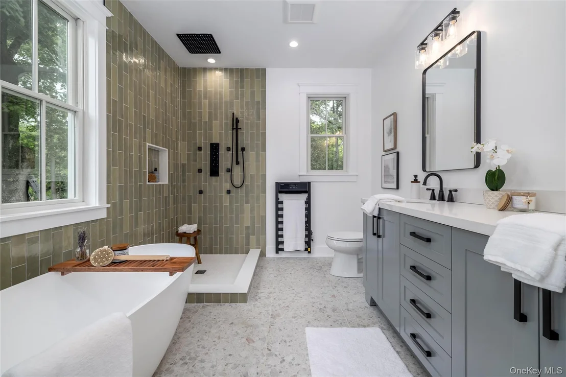 Photo of 480 Ackerly Pond Lane