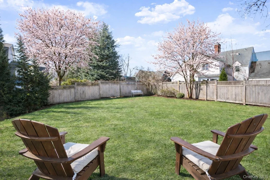 Photo of 2 Cowles Avenue