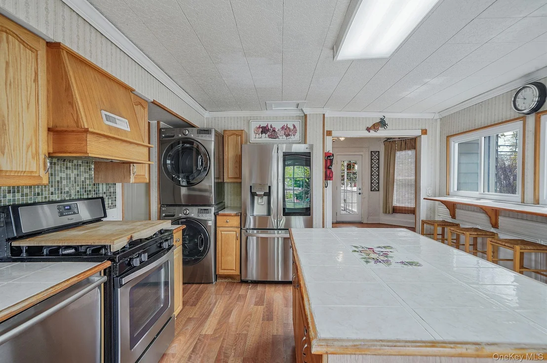 Photo of 74 Maple Avenue