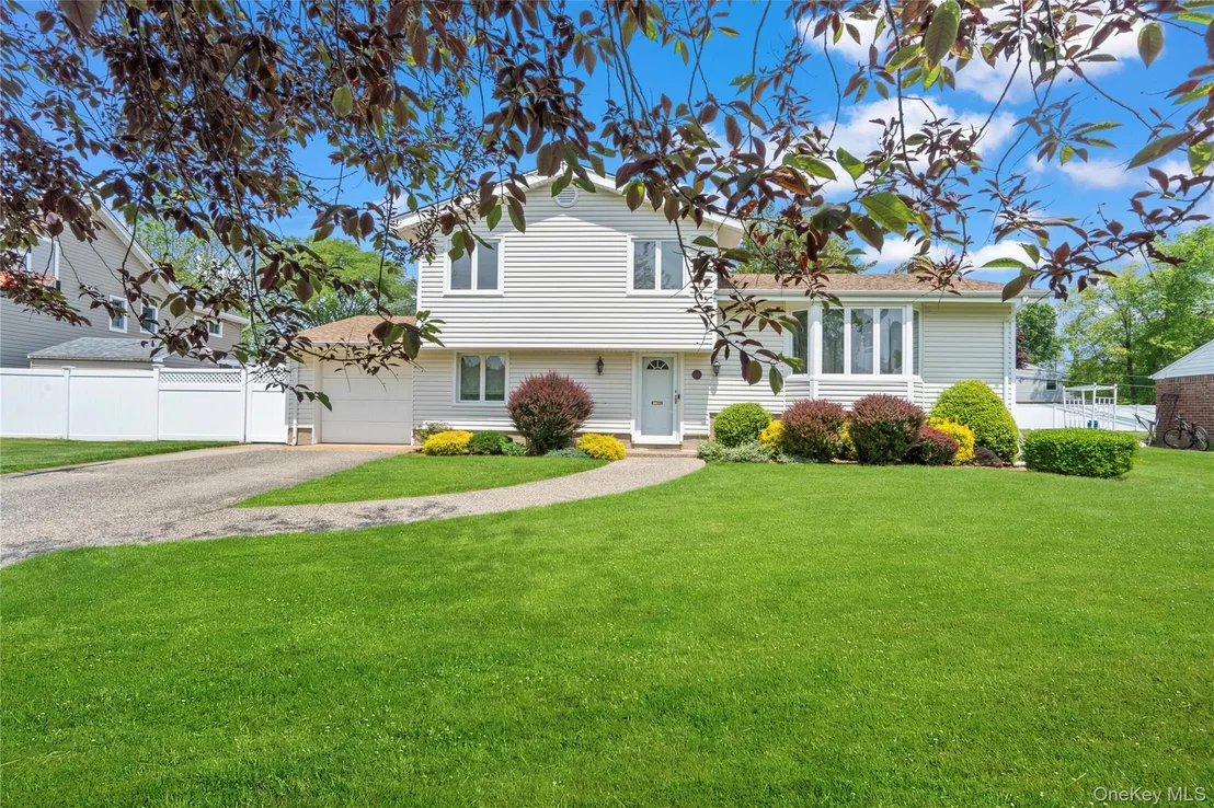 Photo of 46 Saratoga Drive
