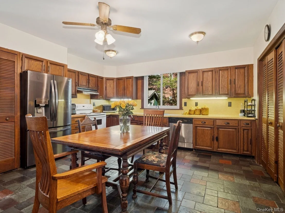 Photo of 24 Mountain Avenue
