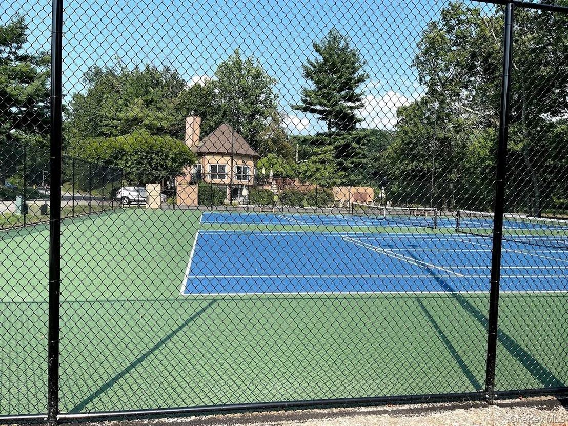 Photo of 806 Eagle Bay Drive