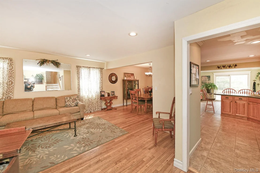 Photo of 182 Siegel Boulevard