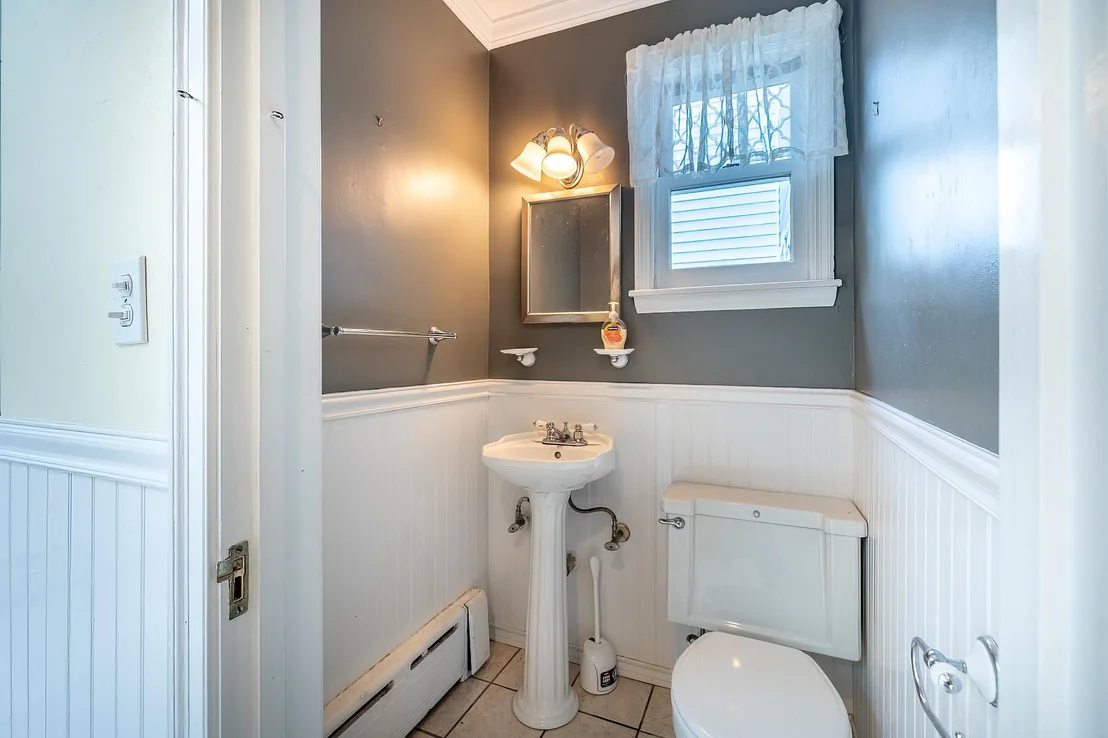 Photo of 545 Ridgeway