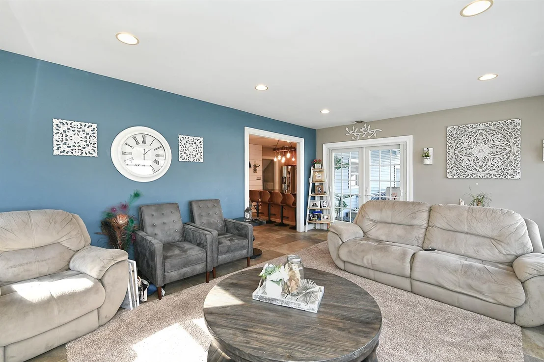 Photo of 7 Redpine Drive