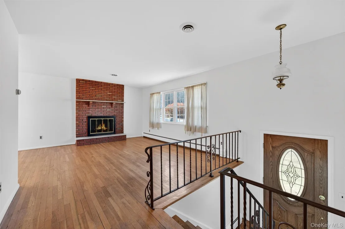 Photo of 11 Hilltop Lane
