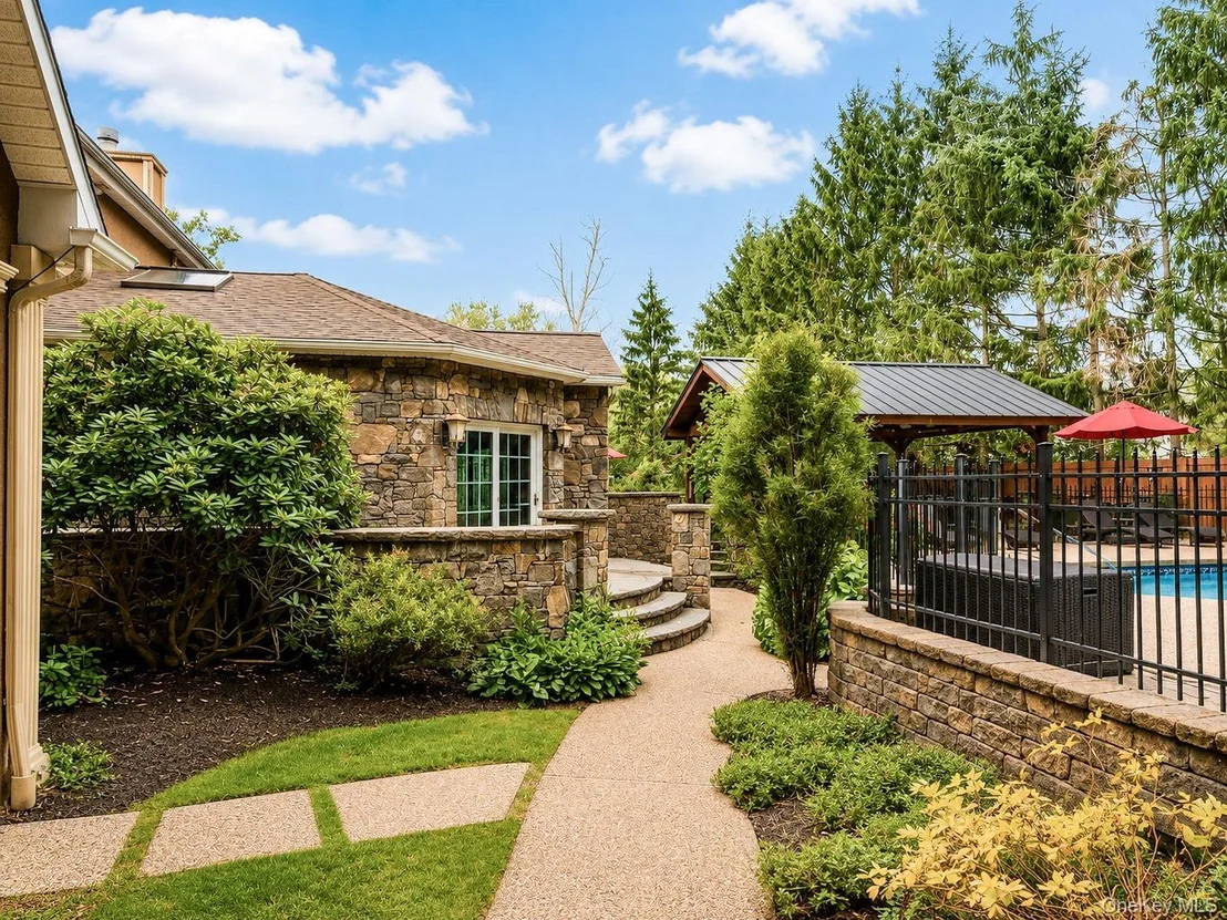 Photo of 10 Sutherland Drive