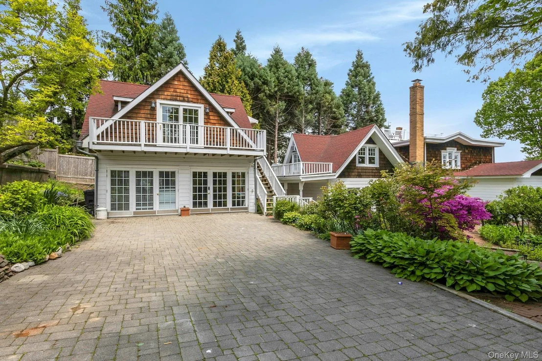 Photo of 32 Laveta Place