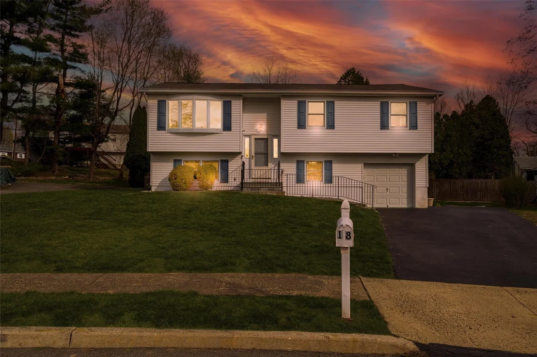 Photo of 18 Eakman Drive