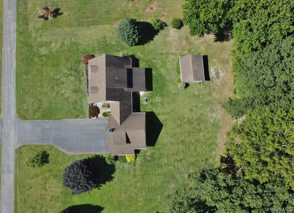 Photo of 138 Round Hill Road