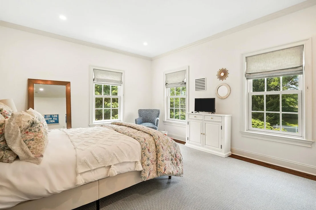 Photo of 25 Summit Avenue