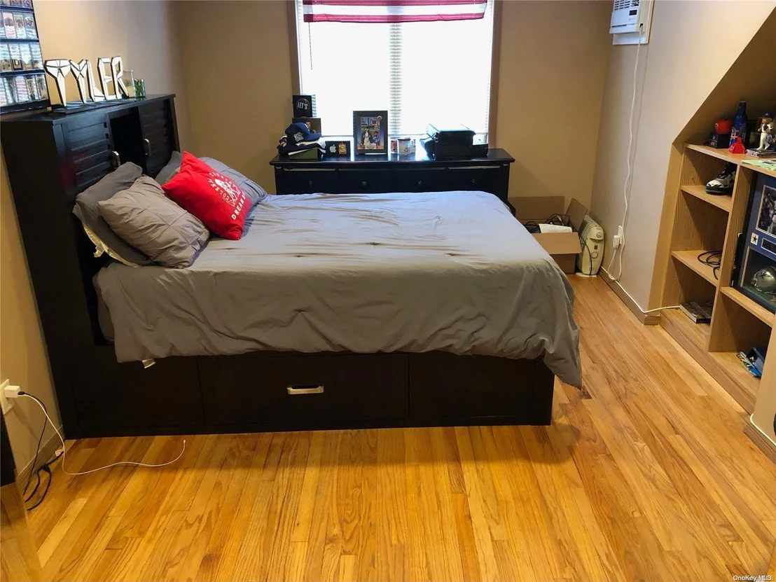 Photo of 467 Freeman Avenue