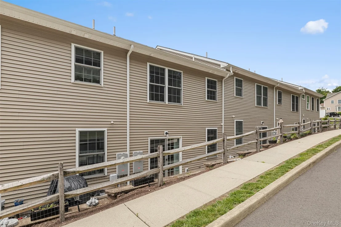 Photo of 28 Pinto Road W