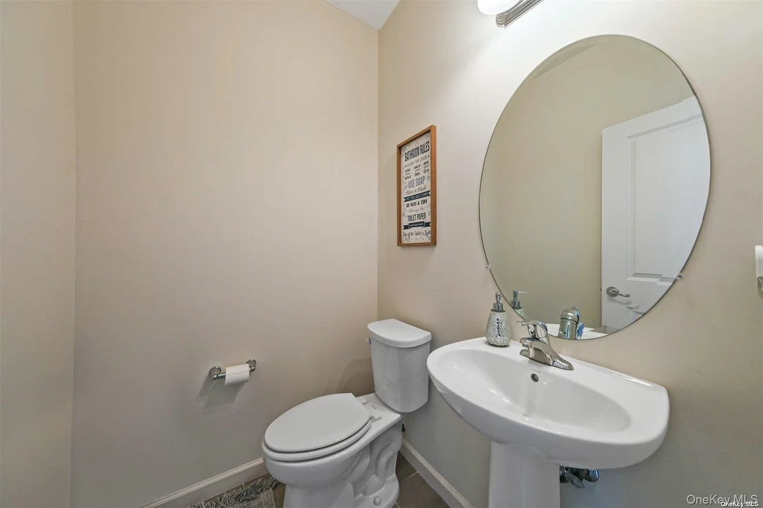 Photo of 7 Pondview Circle