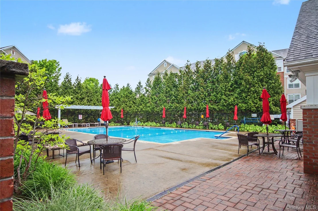Photo of 541 Regency Drive