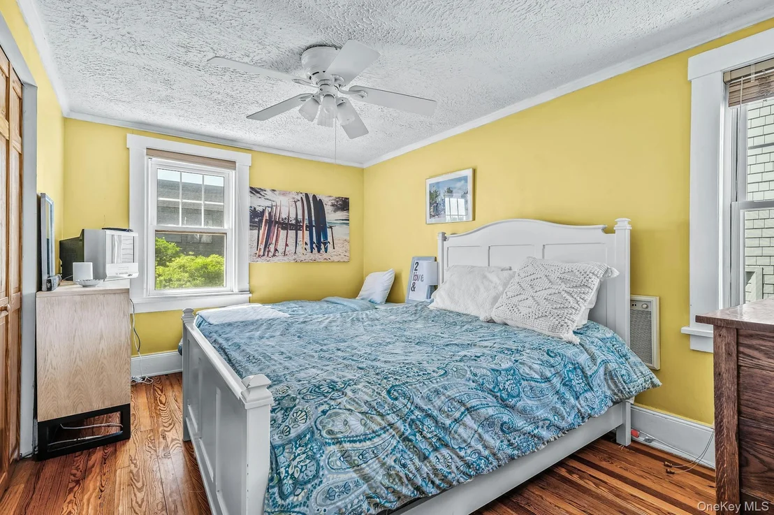 Photo of 29 E Bayview Avenue